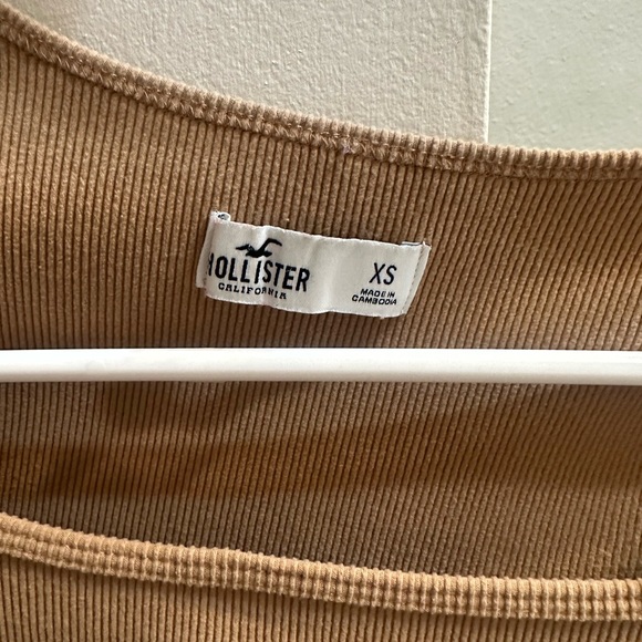 brown hollister long sleeve - Picture 2 of 3
